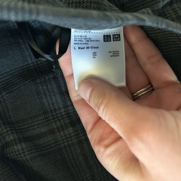 Uniqlo skirt - Picture 6 of 6